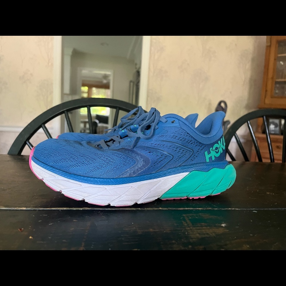 Hoka One One Arahi 5
